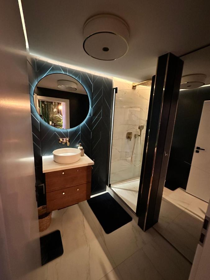 شقة Skyline Elegance With Free Parking براتسيلافا المظهر الخارجي الصورة